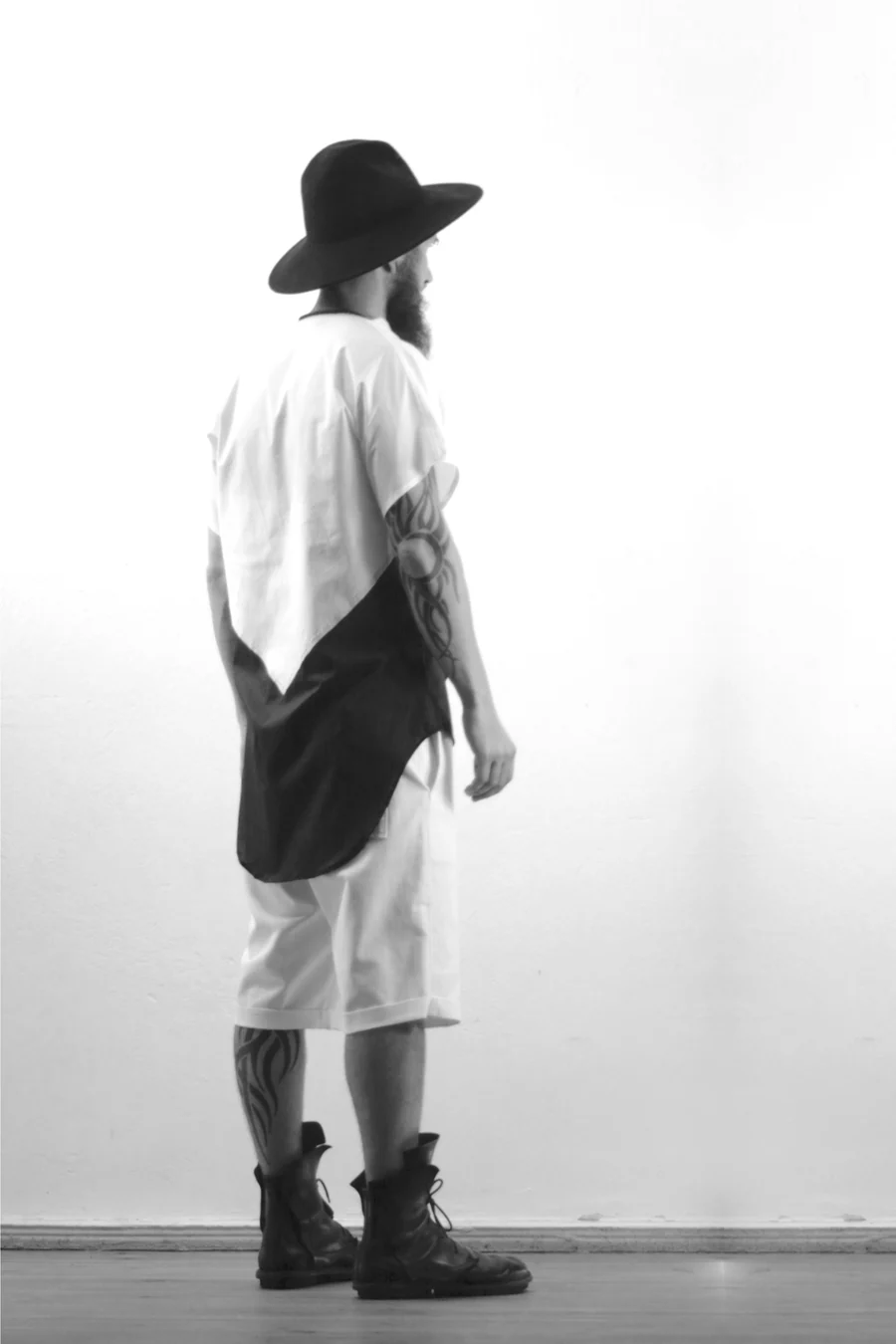 K∆IGERH∆RDT look in black and white